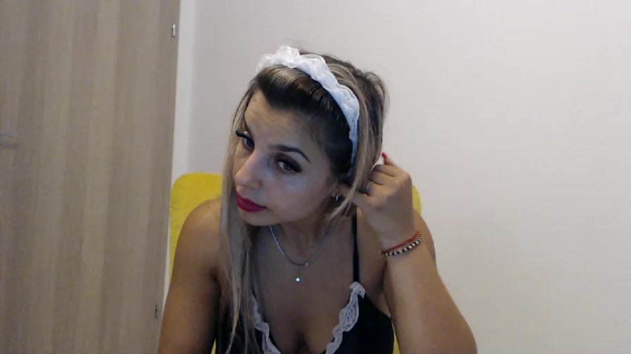 hotgirl7771 Live Cam Screenshot – 2025-08-25 12:49:15