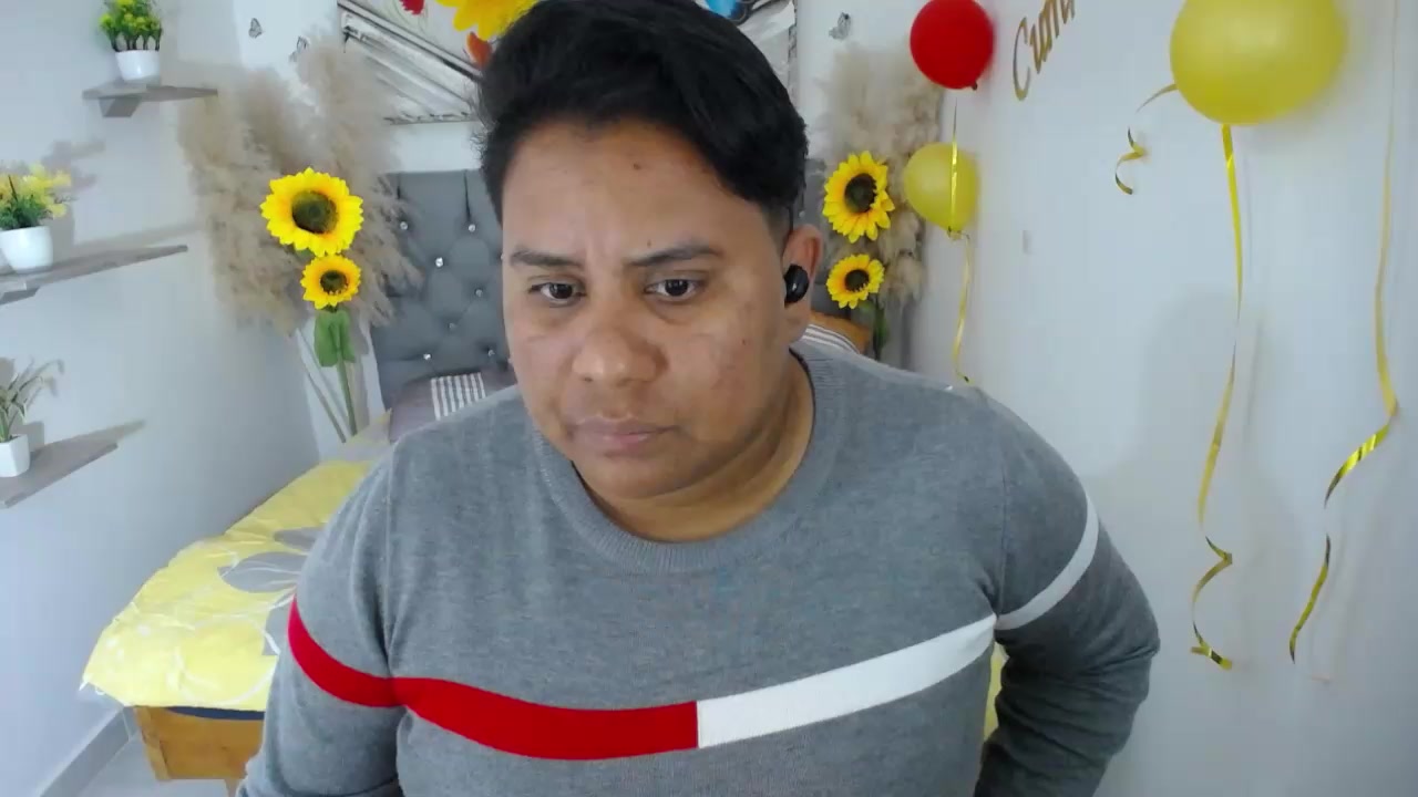hotlesby4uxxx Live Cam Screenshot – 2025-09-15 19:16:08