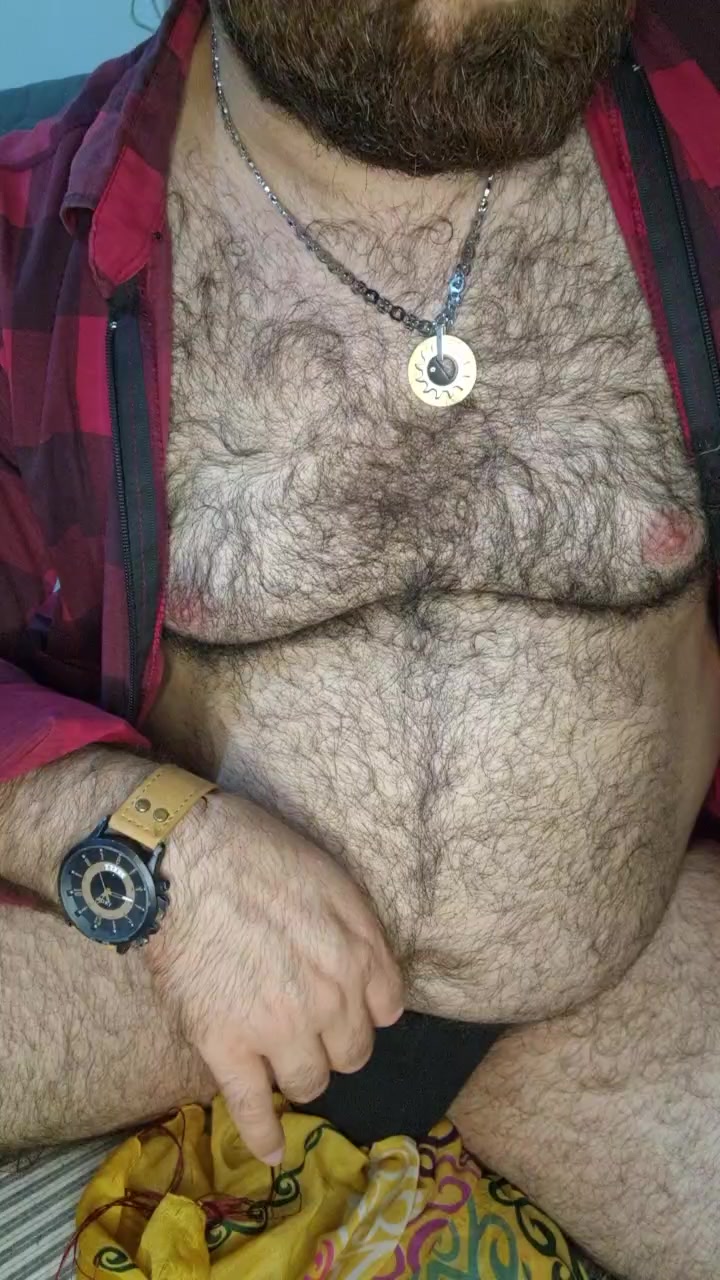 hugsbear Live Cam Screenshot – 2025-08-18 21:39:55