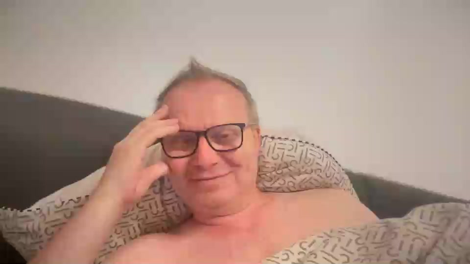 hunk722 Live Cam Screenshot – 2025-08-03 22:50:07