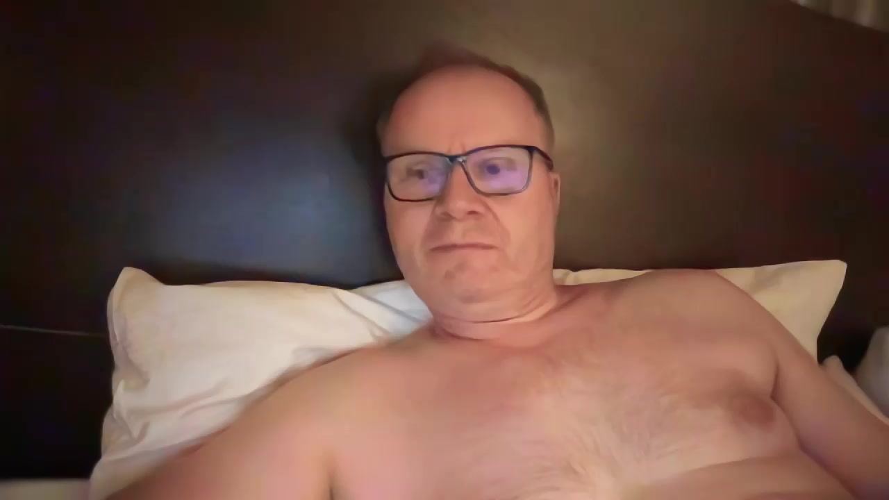 hunk722 Live Cam Screenshot – 2025-08-20 00:55:22