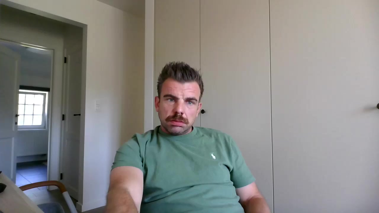 ikke19901 Live Cam Screenshot – 2025-08-25 09:21:24
