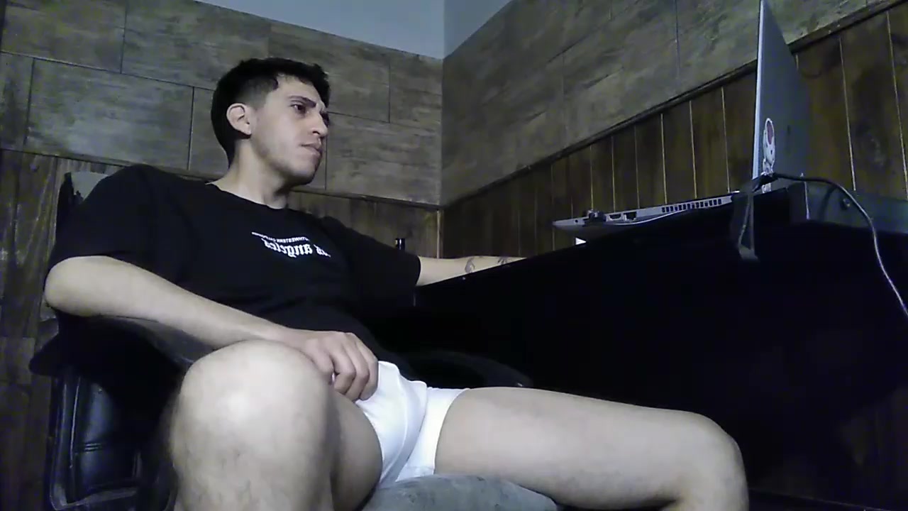 insomniac199 Live Cam Screenshot – 2025-09-10 05:43:21