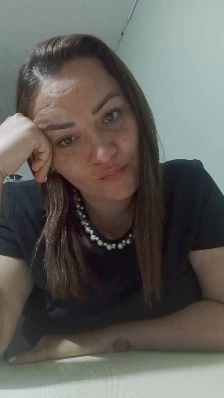 isabell18sexy Live Cam Screenshot – 2025-08-15 20:56:14