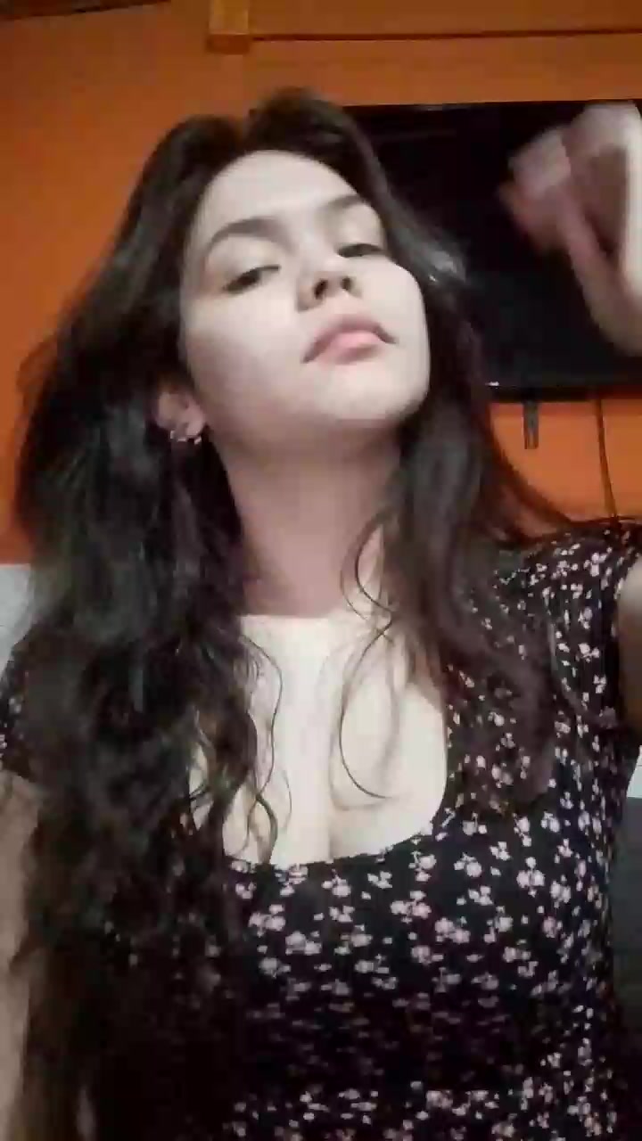 isabella227 Live Cam Screenshot – 2025-08-05 14:07:07