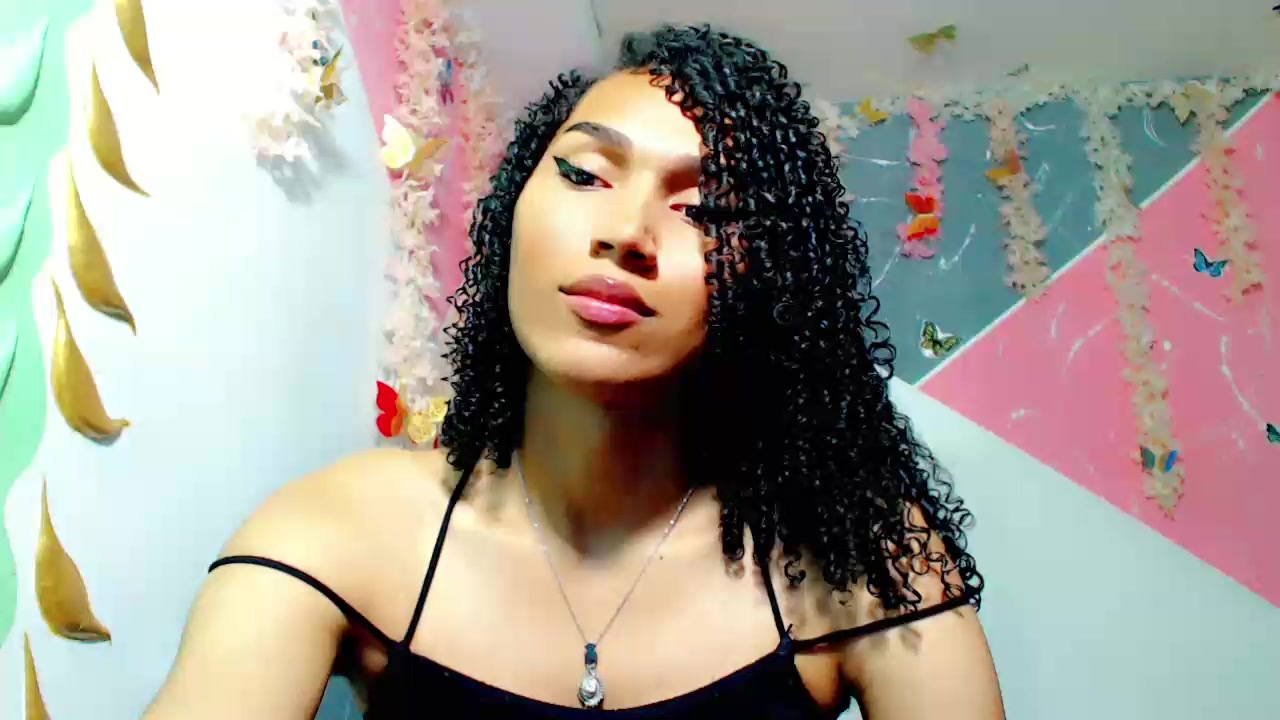 jeniffer_lopez Live Cam Screenshot – 2025-08-22 01:12:51