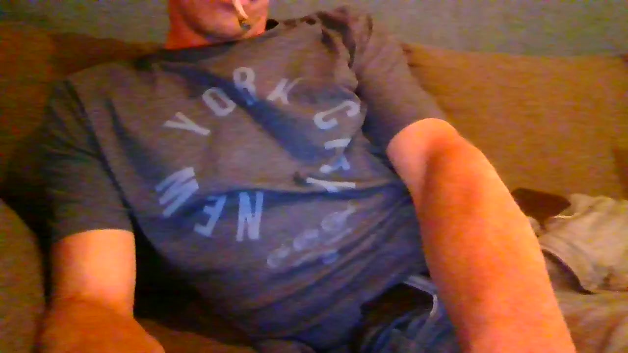 johnny1992bi Live Cam Screenshot – 2025-08-26 00:16:07