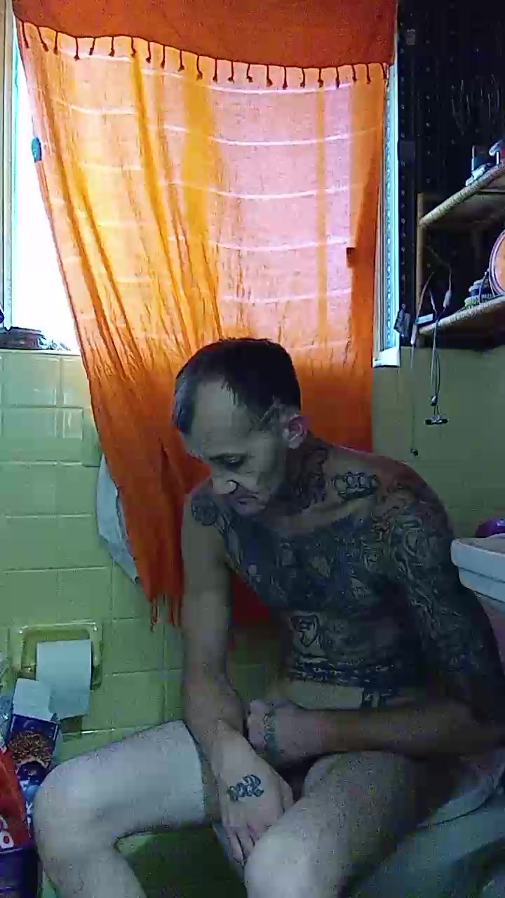 johnnyboy180 Live Cam Screenshot – 2025-08-05 22:41:25