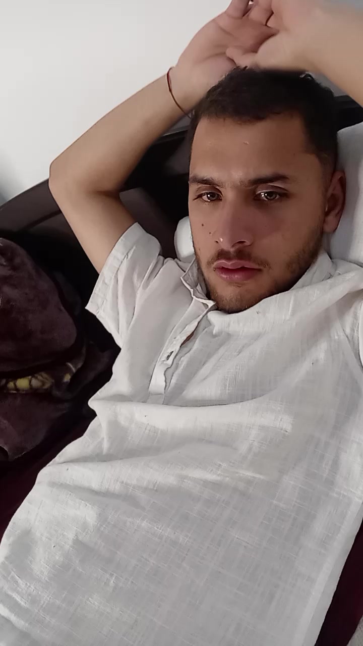 jorgeeeeeeeeee Live Cam Screenshot – 2025-08-05 04:02:31