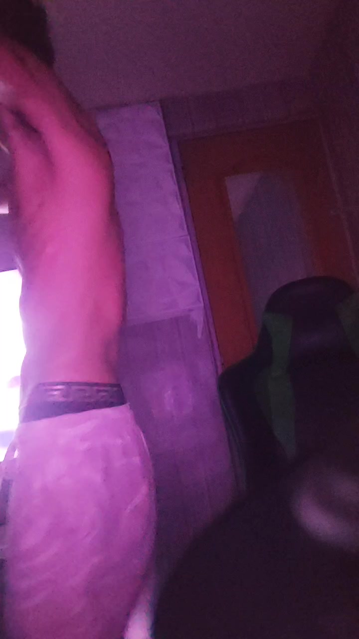 jovenpollon33 Live Cam Screenshot – 2025-09-03 22:28:24