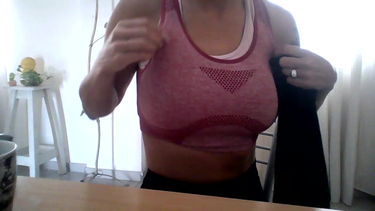 julyxxx2025 Live Cam Screenshot – 2025-08-15 15:04:25