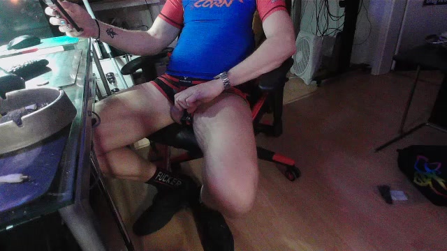 justincgn Live Cam Screenshot – 2025-08-17 00:48:44