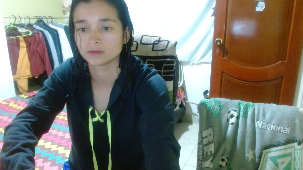 katalinamerry Live Cam Screenshot – 2025-08-18 00:16:26