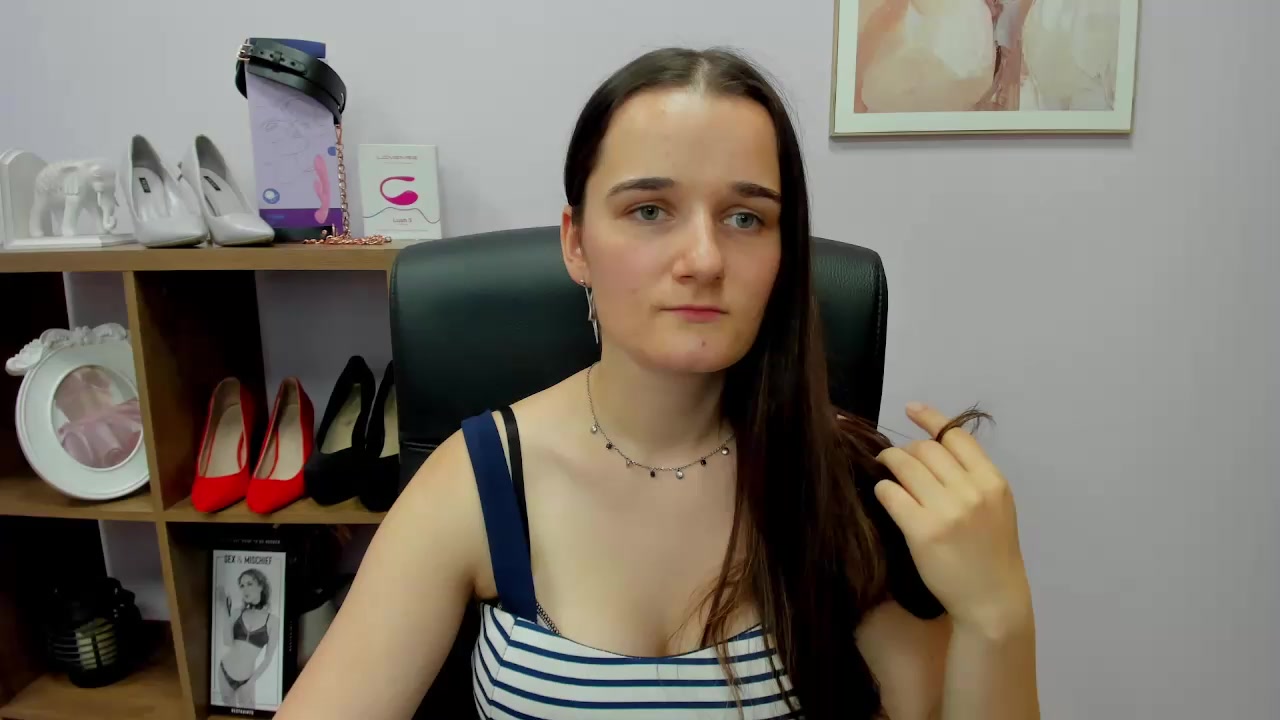 kate_love03 Live Cam Screenshot – 2025-08-18 19:31:44