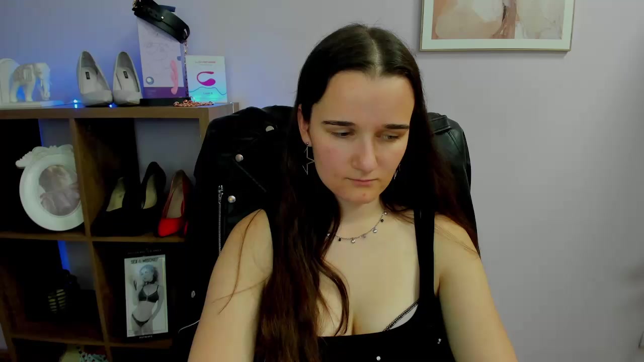 kate_love03 Live Cam Screenshot – 2025-08-23 11:37:29