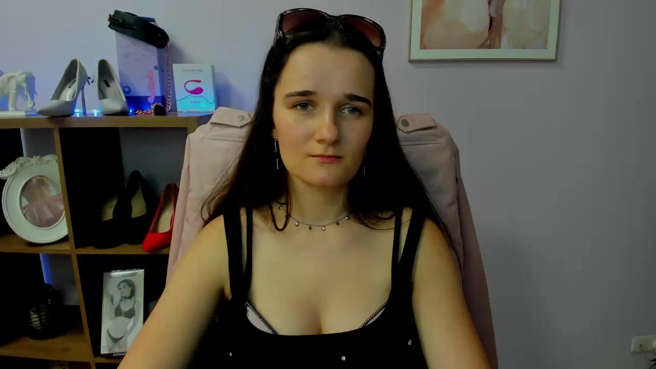 kate_love03 Live Cam Screenshot – 2025-08-25 19:09:43