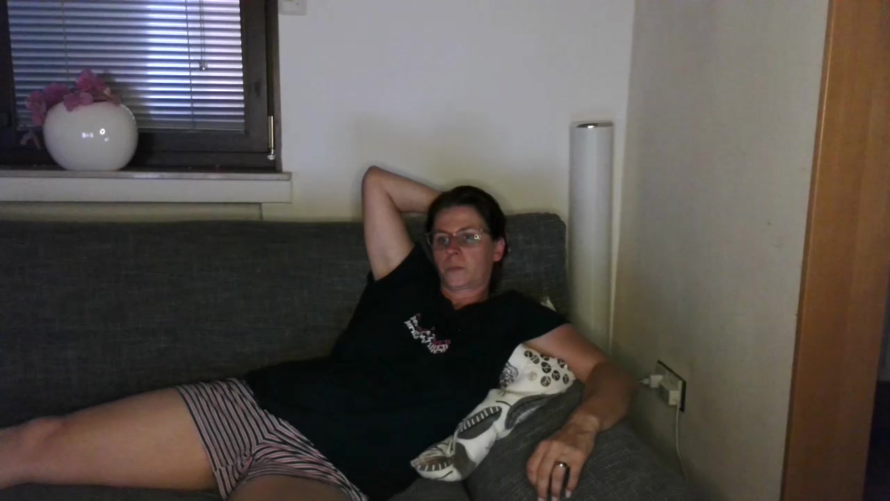 katja199034 Live Cam Screenshot – 2025-08-13 19:42:45