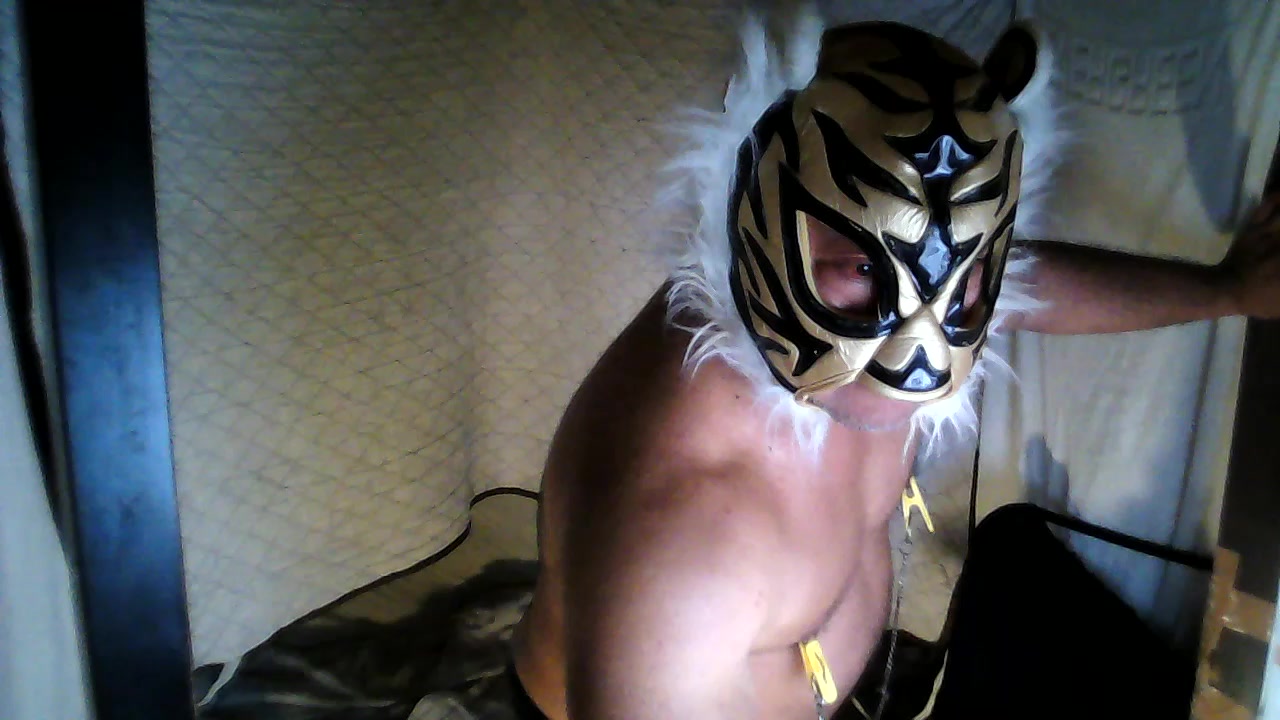ken_mass Live Cam Screenshot – 2025-08-05 09:54:51