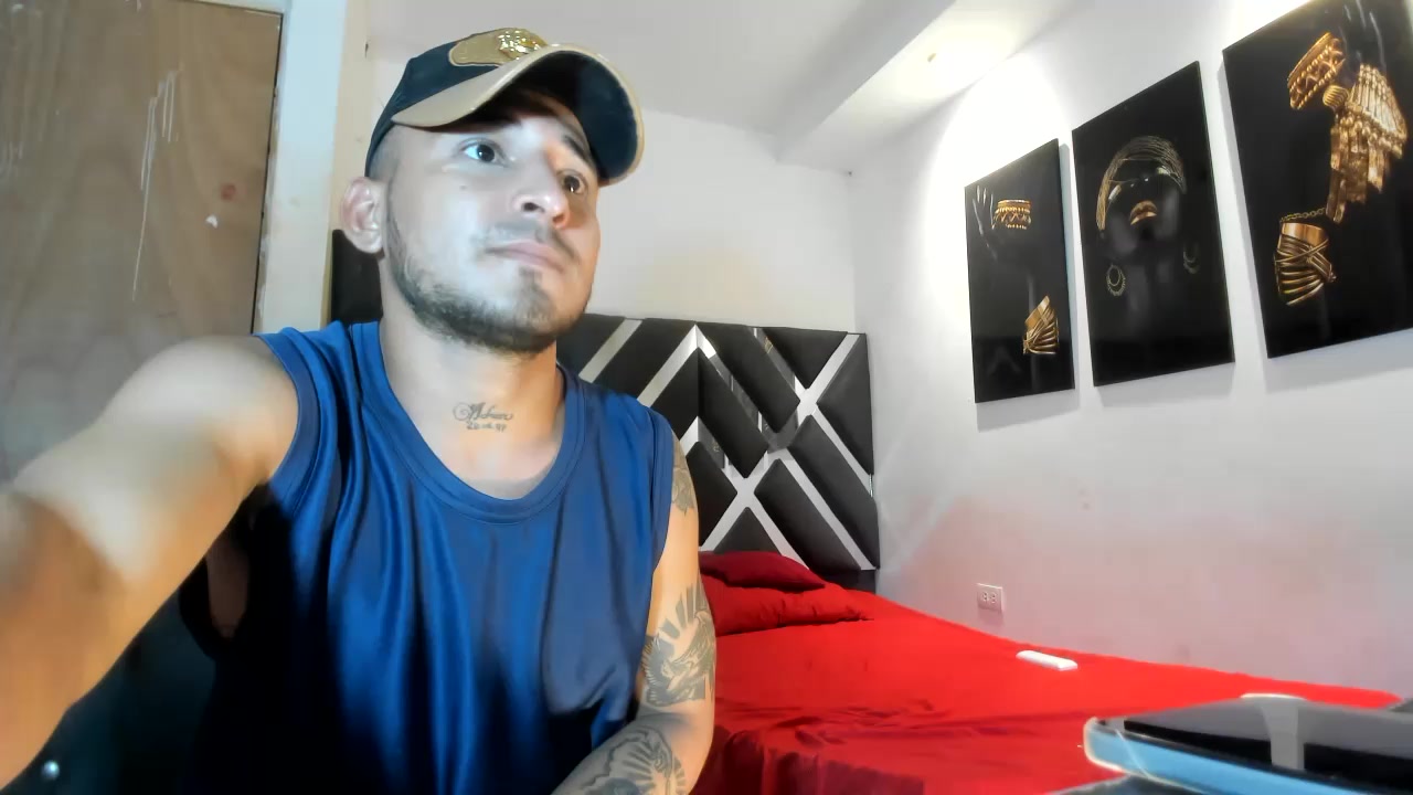 kevinfox24cm Live Cam Screenshot – 2025-08-28 20:15:13