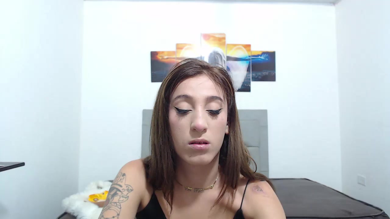 kimmdolll Live Cam Screenshot – 2025-08-05 18:57:12