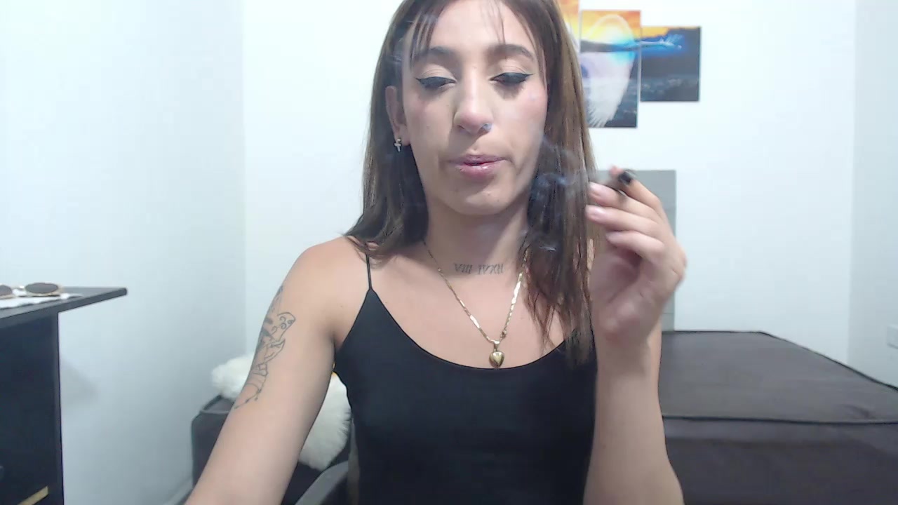 kimmdolll Live Cam Screenshot – 2025-08-05 19:16:55