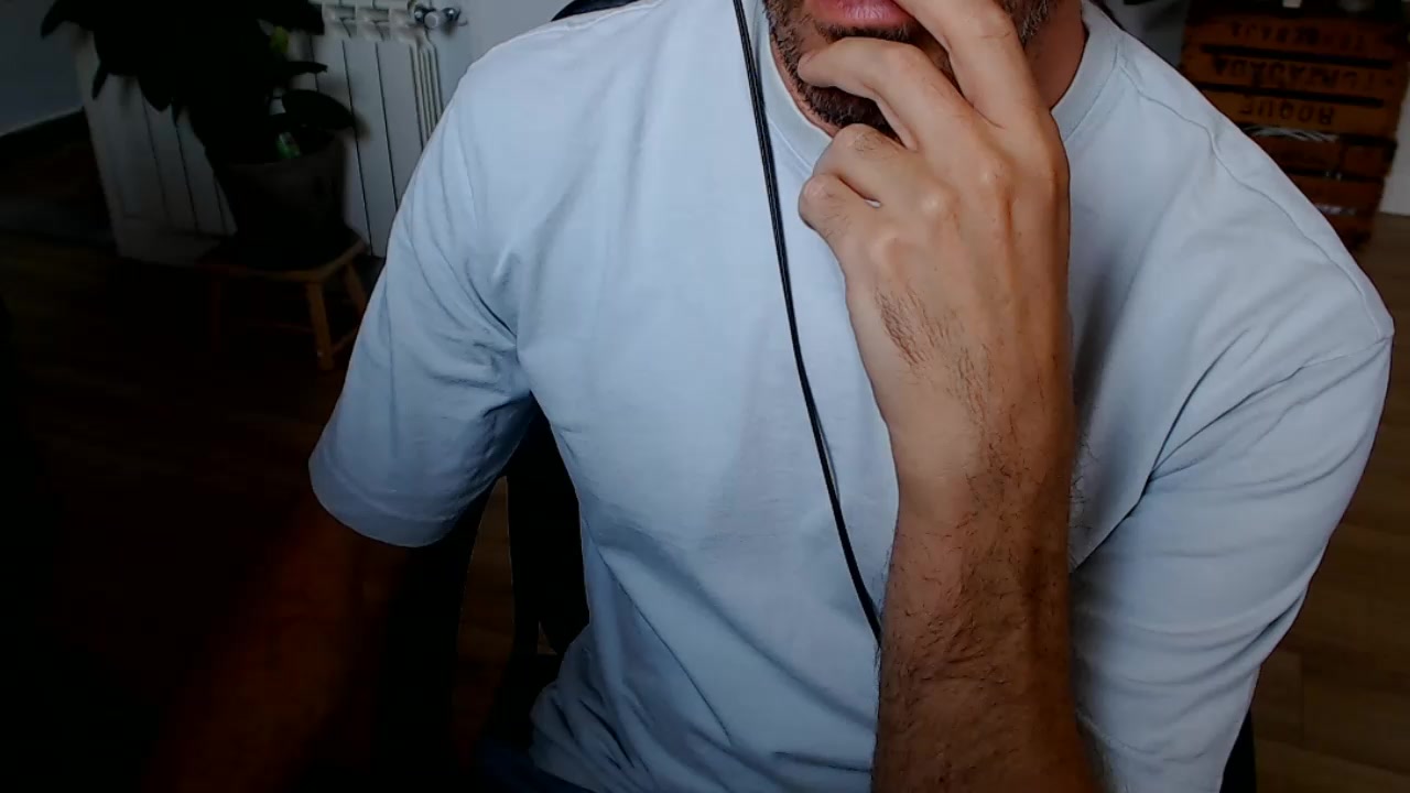 kyle_i Live Cam Screenshot – 2025-08-25 10:30:03