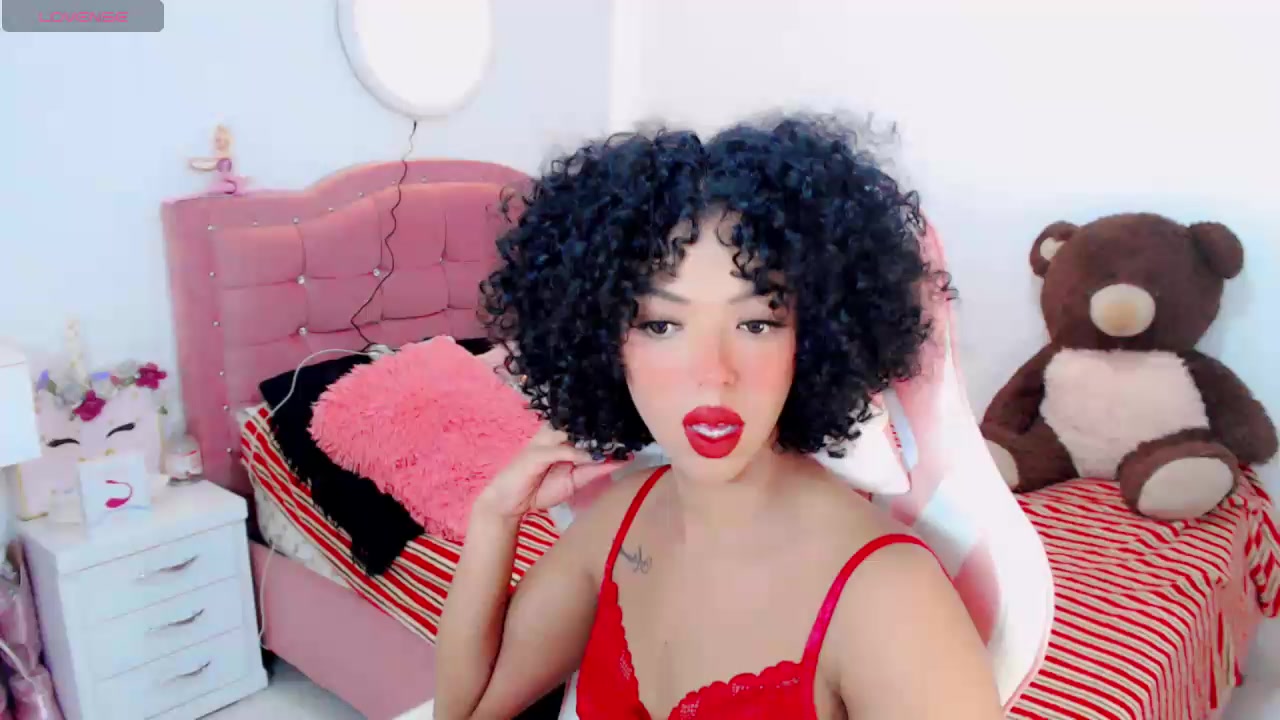 lauracollingsss Live Cam Screenshot – 2025-08-05 05:45:24