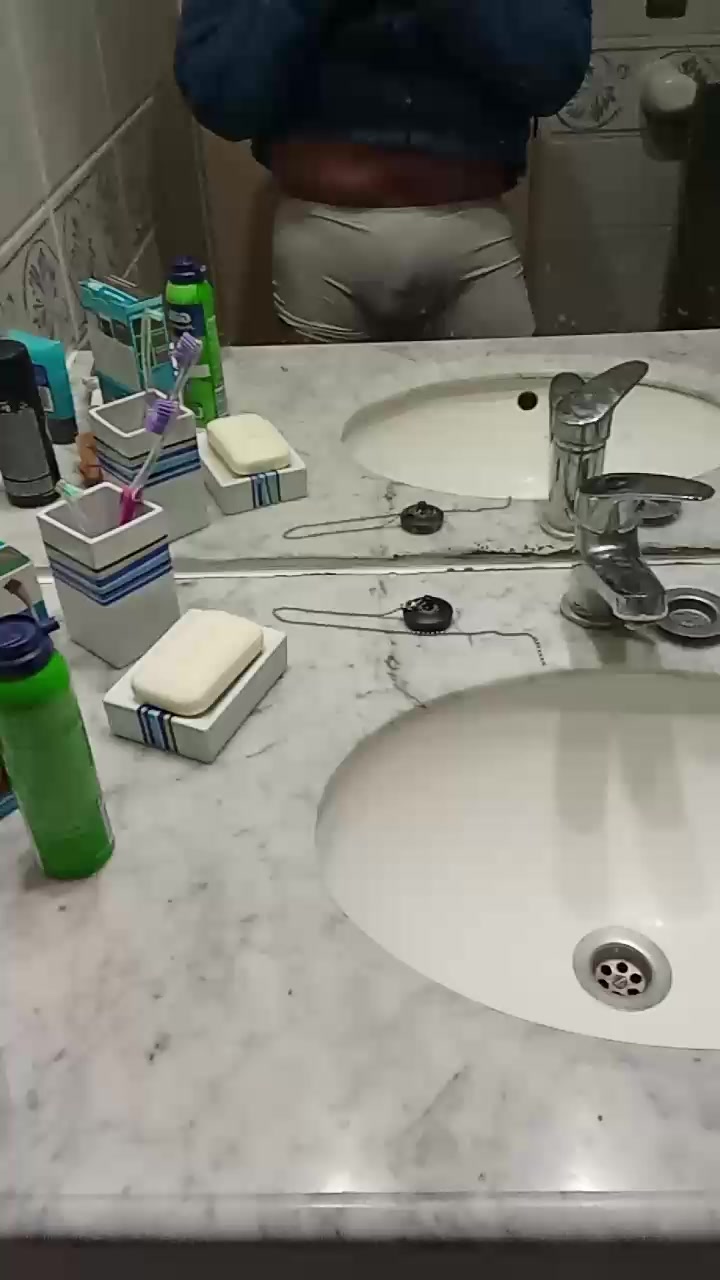 leonsexually Live Cam Screenshot – 2025-09-09 23:53:52