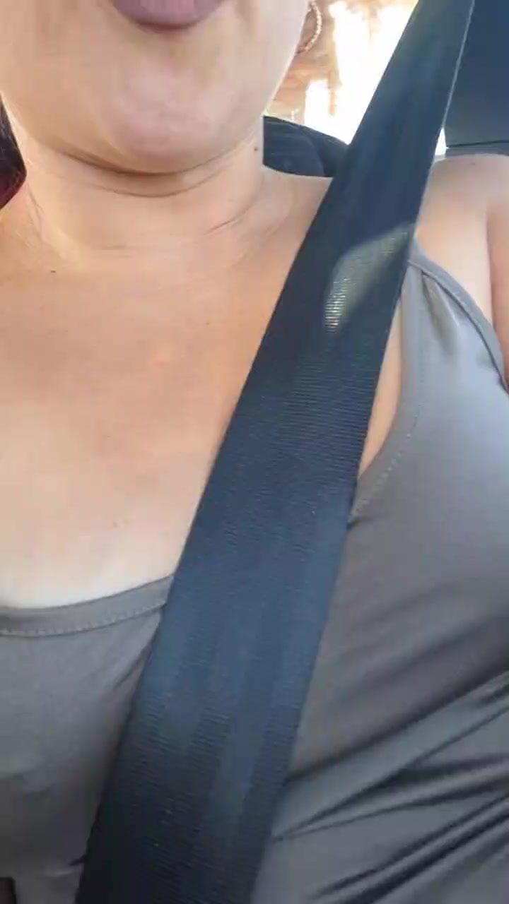 lizhot001 Live Cam Screenshot – 2025-08-07 17:01:13