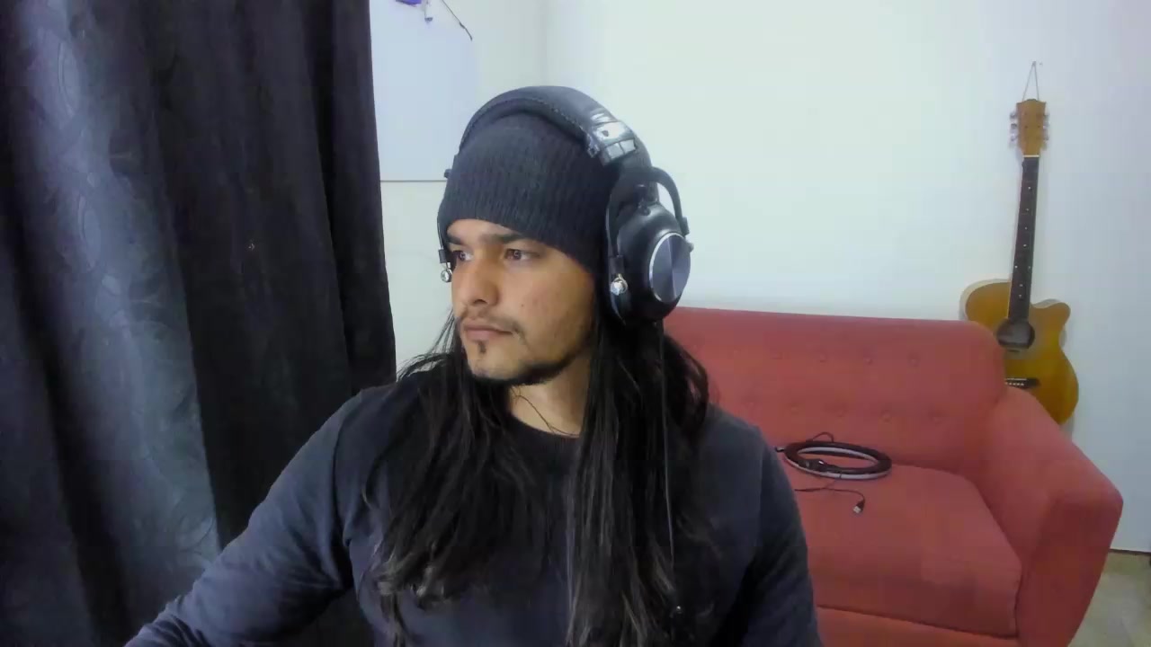loganviking Live Cam Screenshot – 2025-08-04 04:50:05