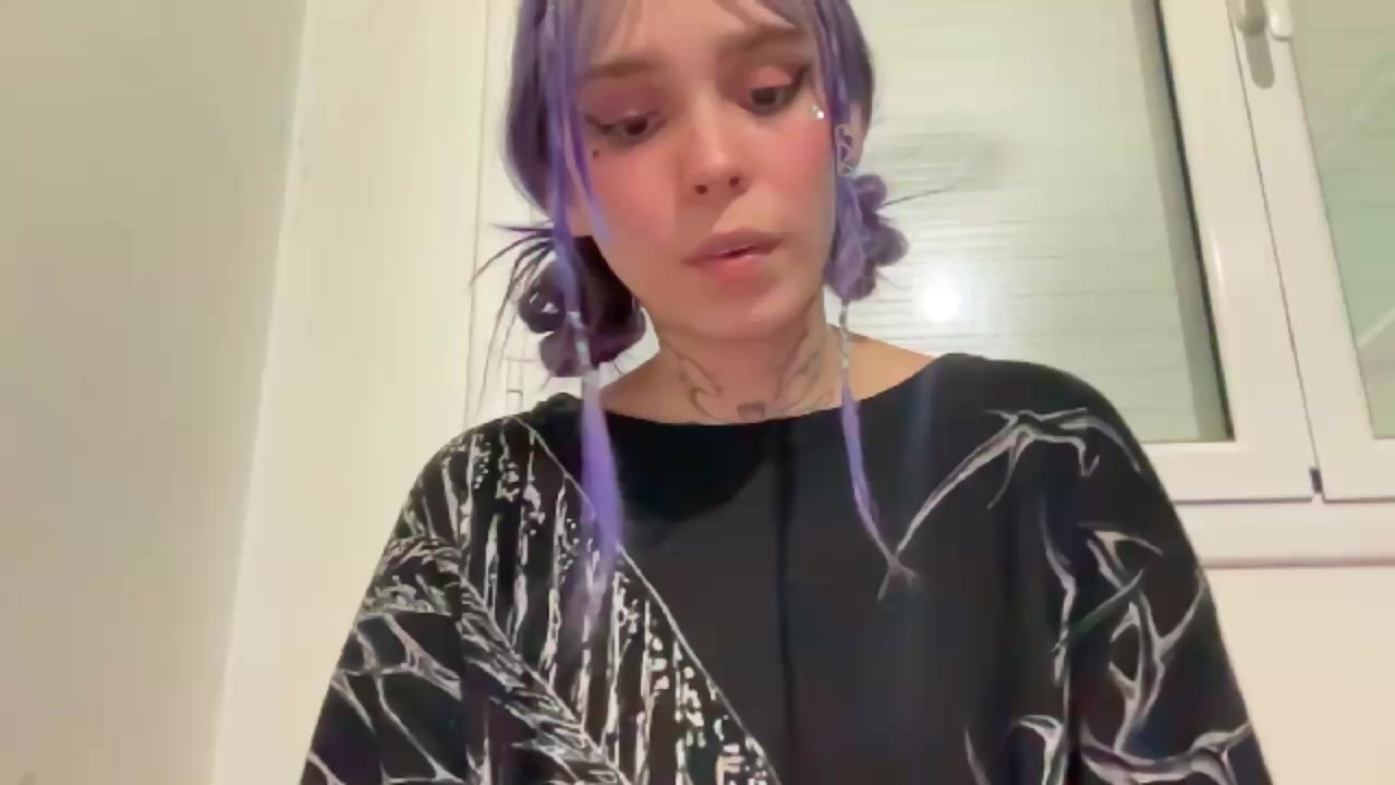 loleta_petite Live Cam Screenshot – 2025-08-03 23:12:18