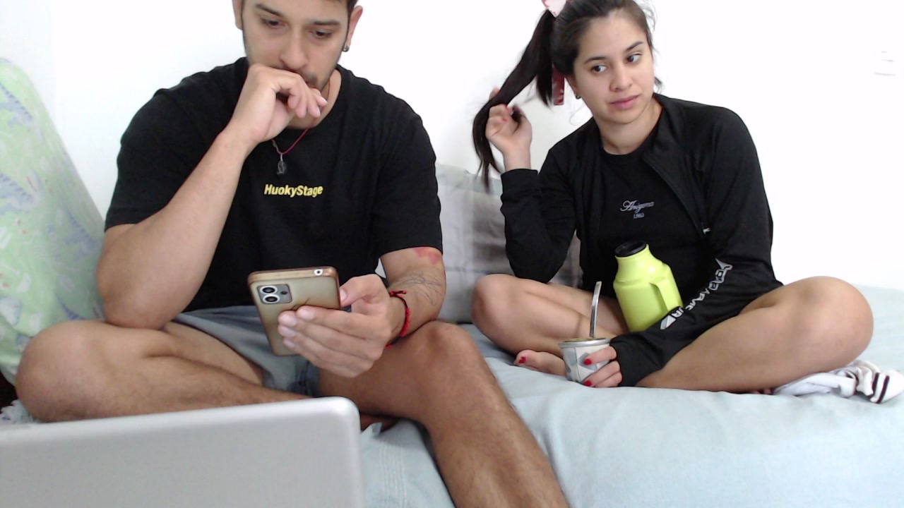 lorena320 Live Cam Screenshot – 2025-08-19 20:01:00