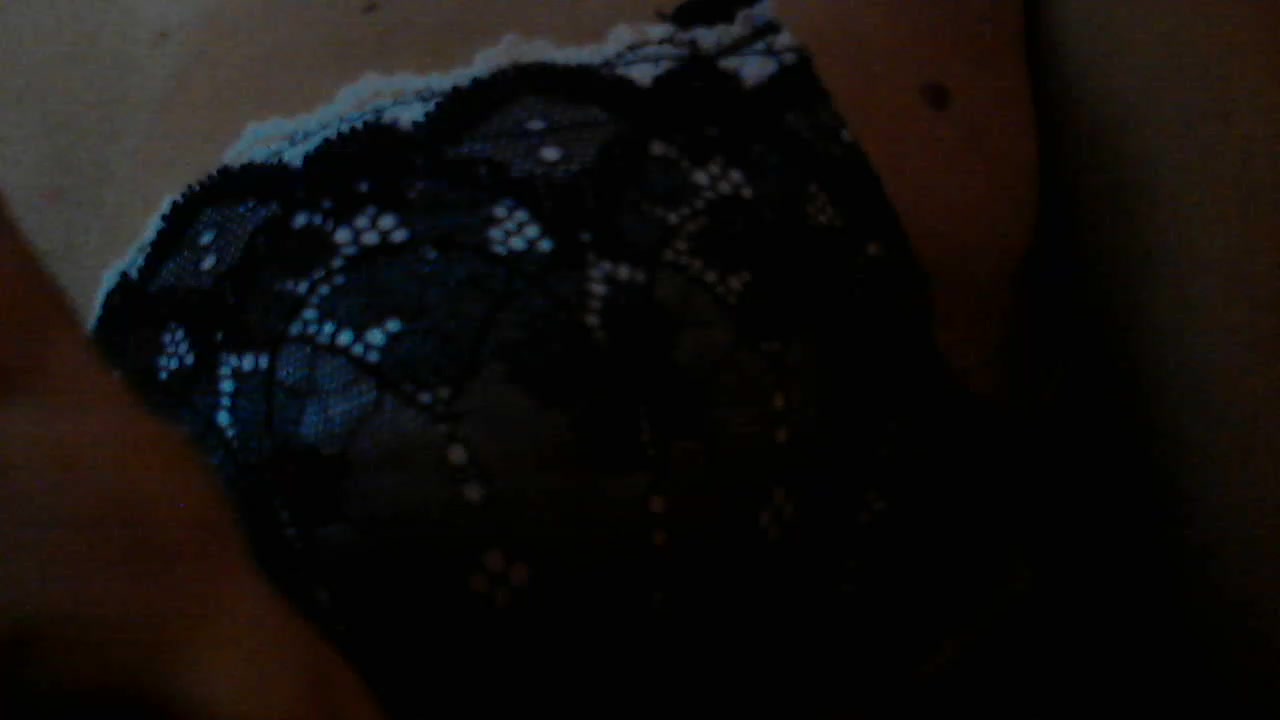 louise198 Live Cam Screenshot – 2025-08-29 18:17:39