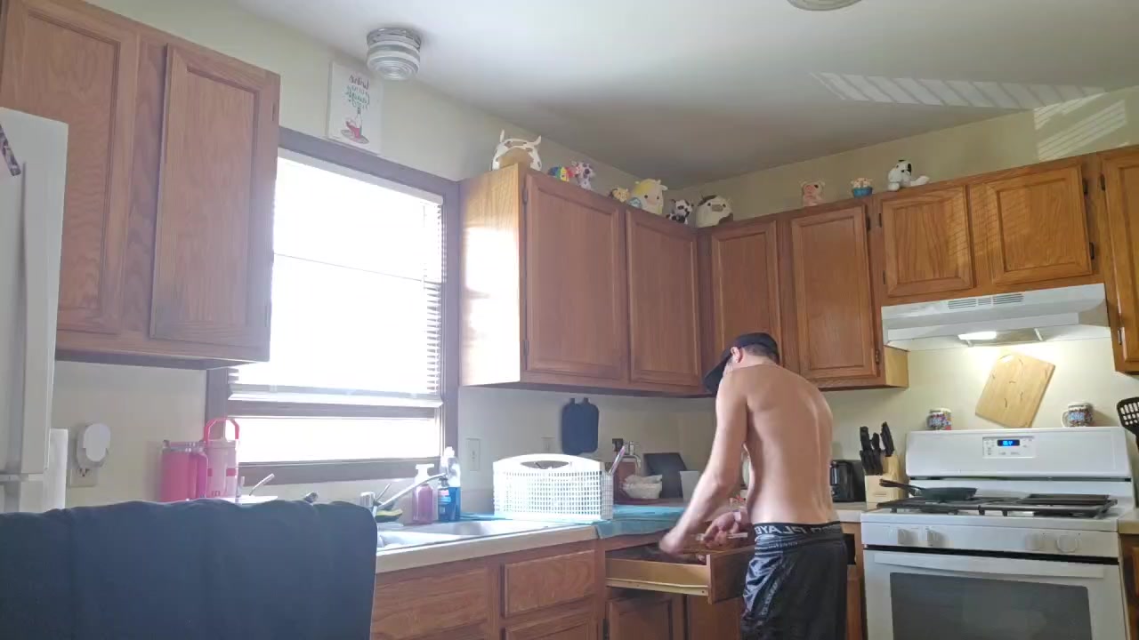 lovecouple34 Live Cam Screenshot – 2025-08-04 21:36:00