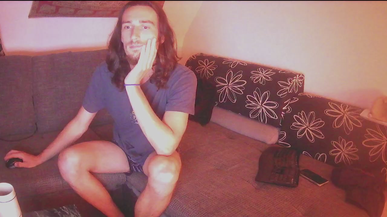 lovelyeus Live Cam Screenshot – 2025-08-28 21:51:47