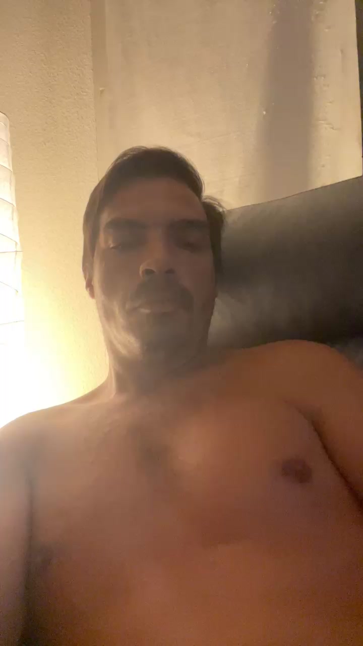 luis00es Live Cam Screenshot – 2025-08-04 02:19:19