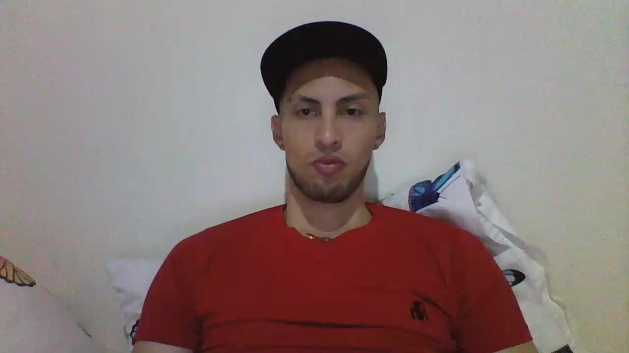 luis_vergon_ Live Cam Screenshot – 2025-08-07 15:00:27
