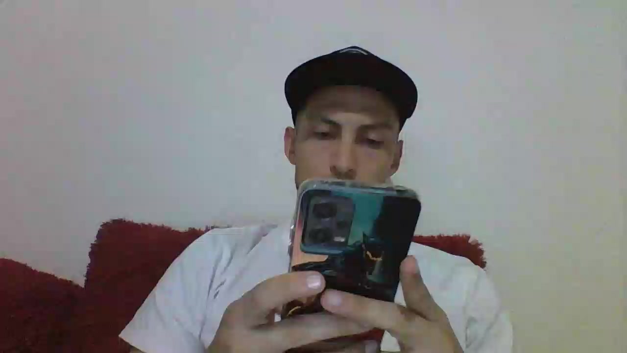 luis_vergon_ Live Cam Screenshot – 2025-08-08 23:19:24