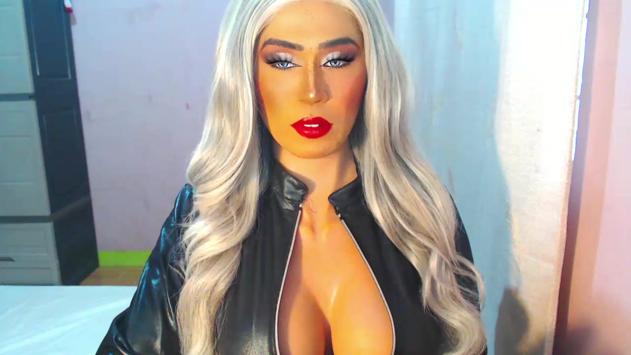 lustyscarlette Live Cam Screenshot – 2025-09-17 05:19:50