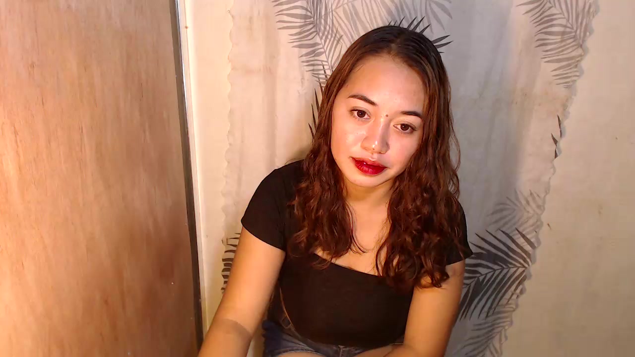 maeann1 Live Cam Screenshot – 2025-08-25 05:26:27