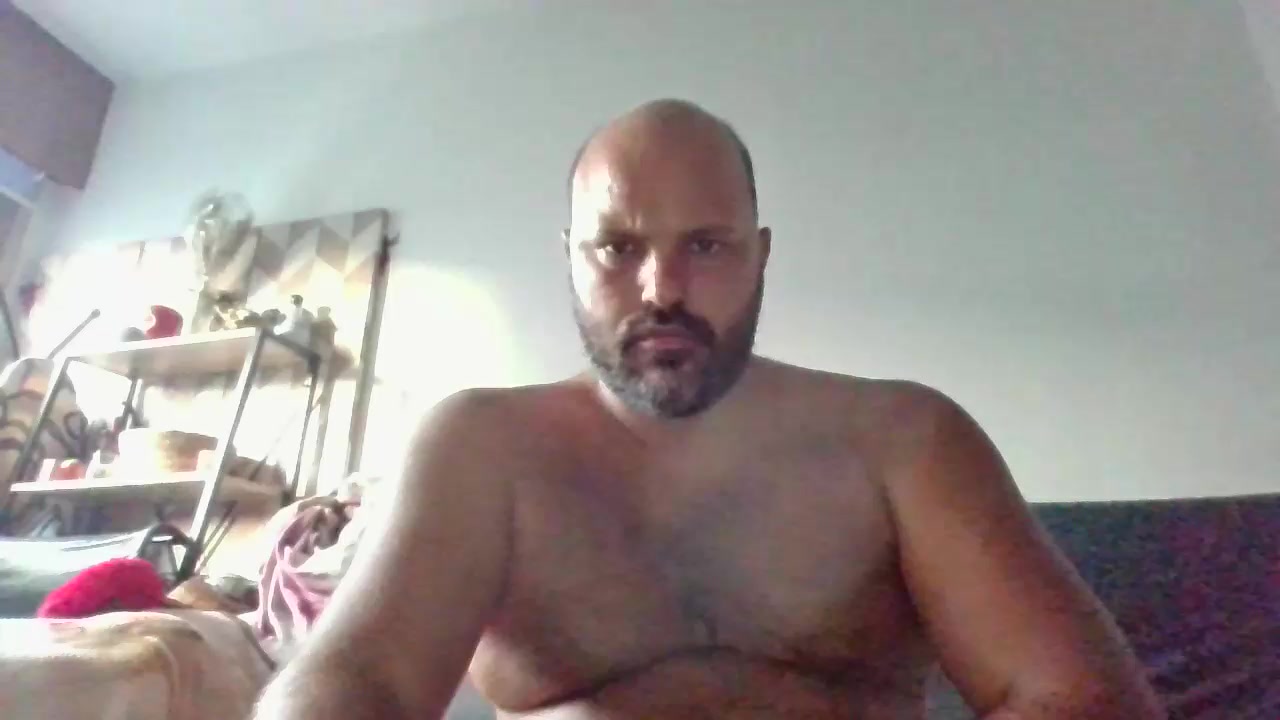 man_20c Live Cam Screenshot – 2025-08-05 06:11:01
