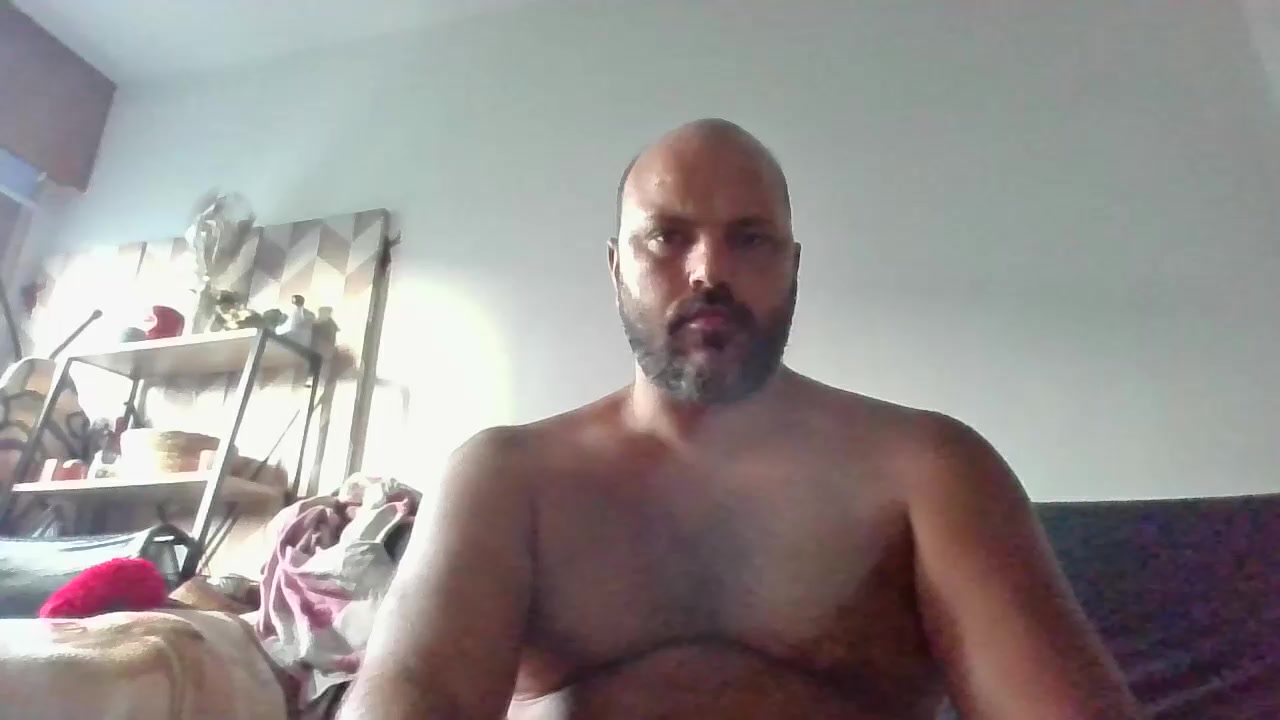 man_20c Live Cam Screenshot – 2025-08-05 06:27:07