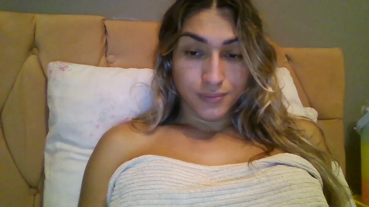 mariana105 Live Cam Screenshot – 2025-08-04 00:18:18