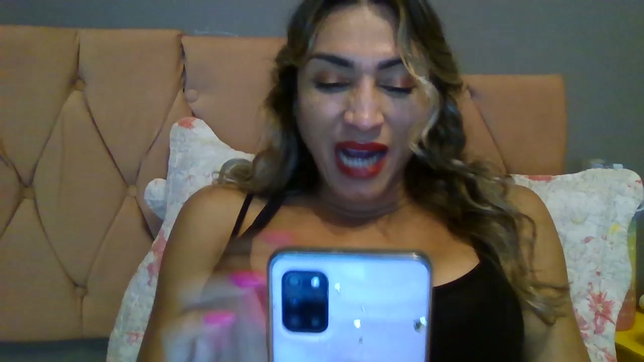 mariana105 Live Cam Screenshot – 2025-08-04 23:53:30