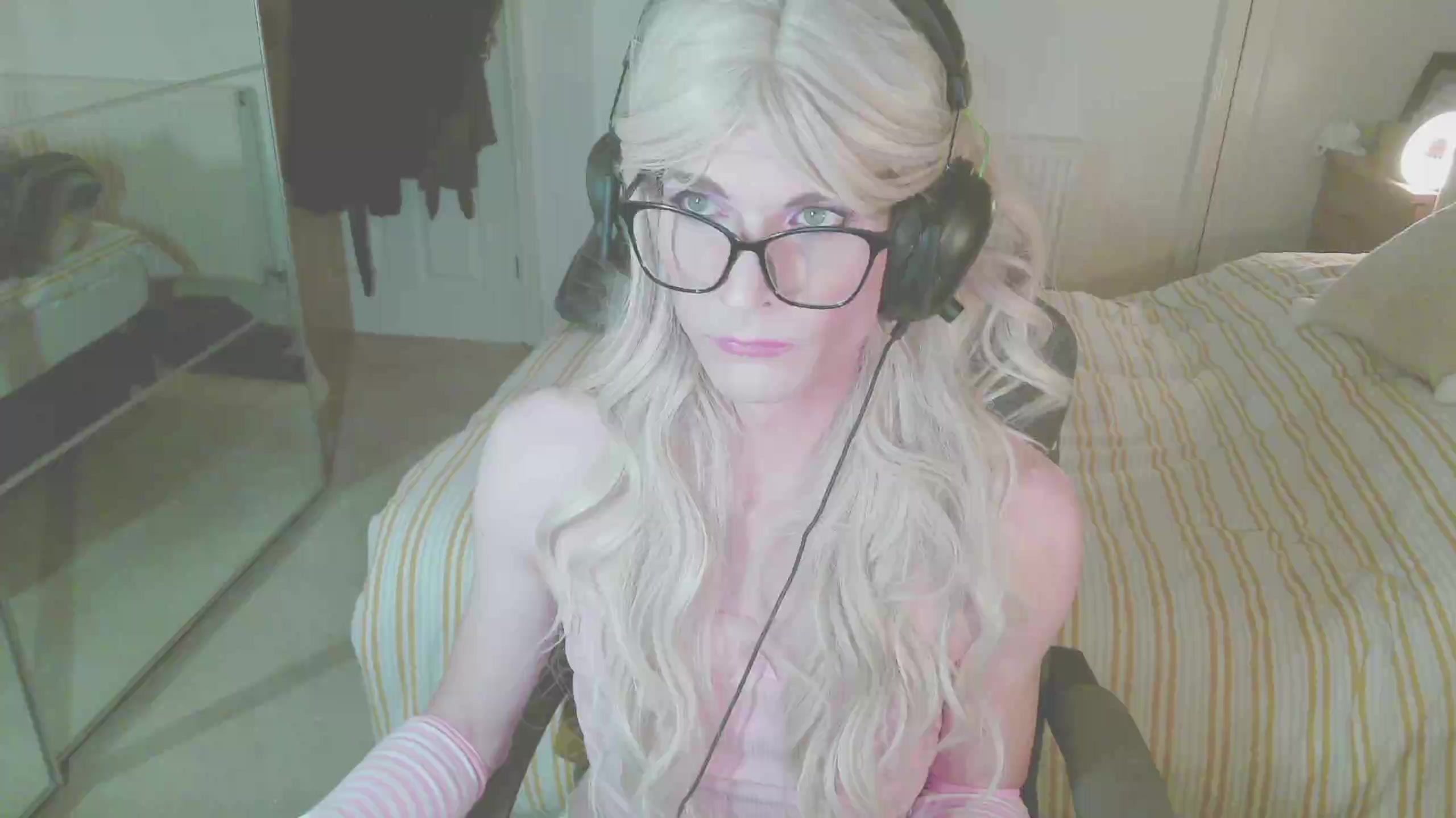 maryjanepink Live Cam Screenshot – 2025-09-14 17:04:36