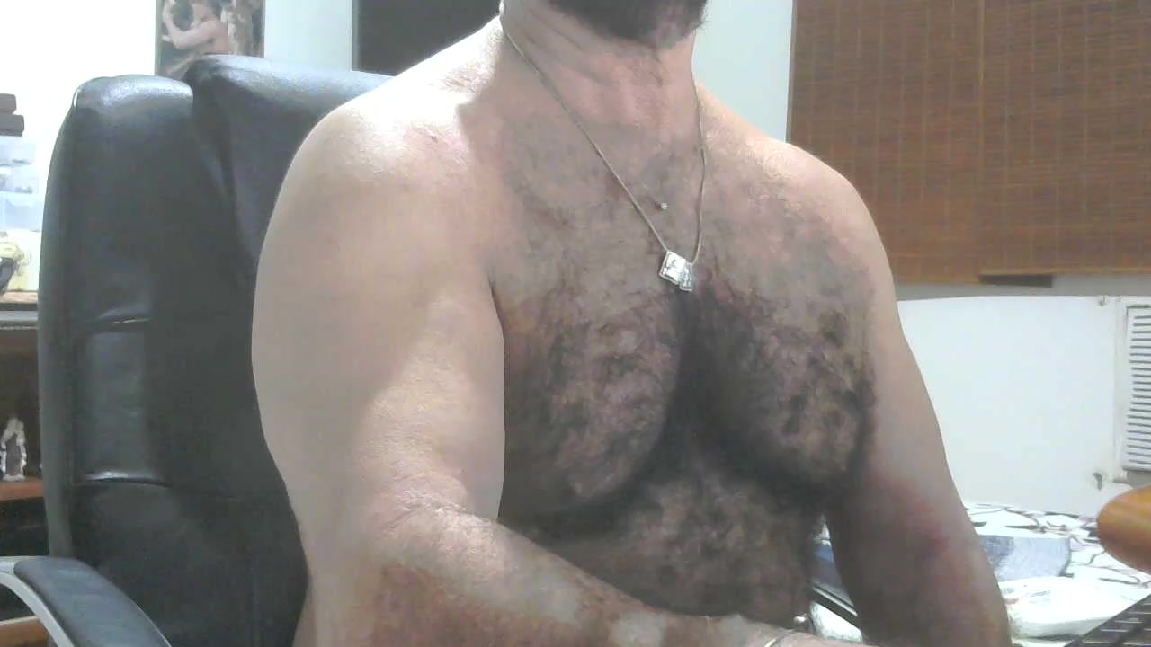 maturehairbear Live Cam Screenshot – 2025-08-18 21:20:28