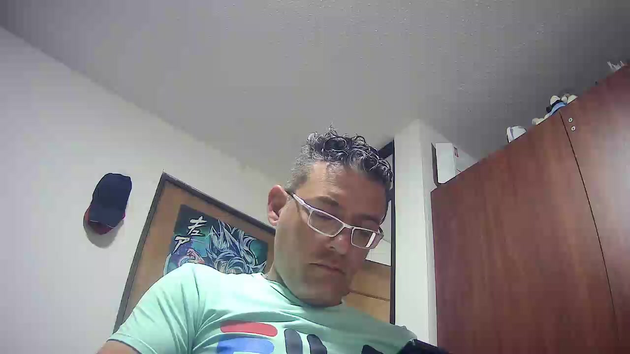 michel_1cam Live Cam Screenshot – 2025-08-06 02:14:25