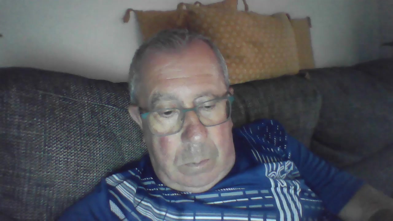 micheltlse Live Cam Screenshot – 2025-08-05 19:21:30