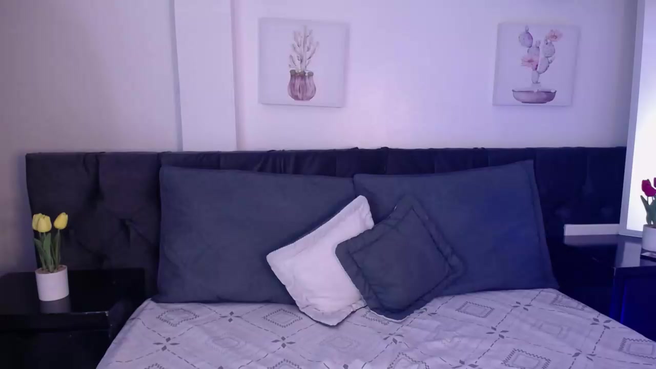 miiaStorm Live Cam Screenshot – 2025-08-15 04:02:25