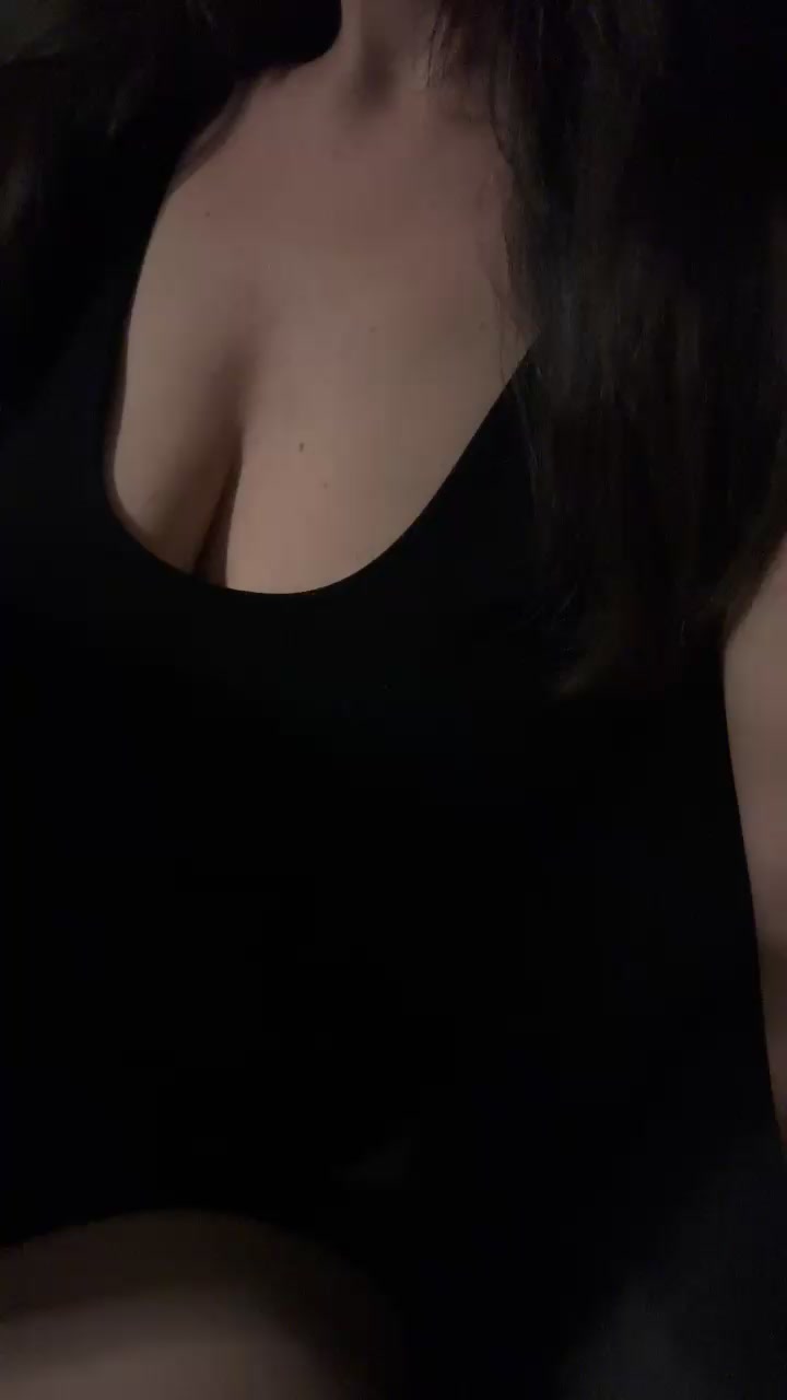 mila105 Live Cam Screenshot – 2025-08-14 22:16:41